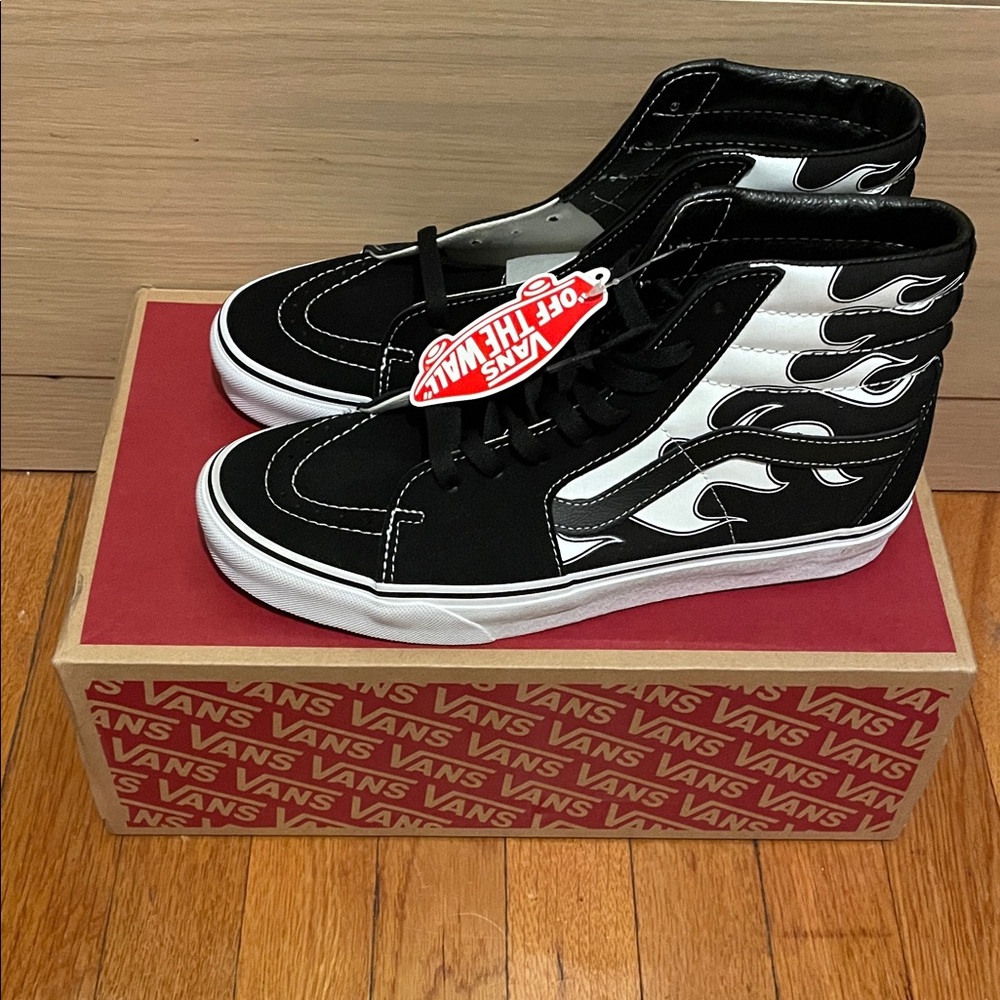 NWT size 9.5 Vans Black and White Flame Sneakers
